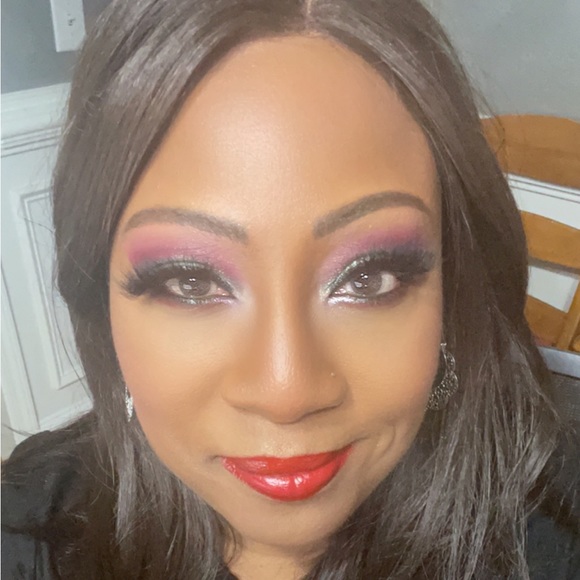 Meet your Posher, Sheena - Picture 2 of 3